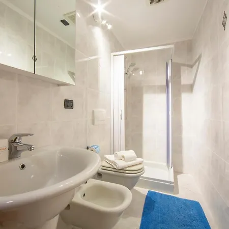 Savoia Schubert 0-23 Apartman San Remo